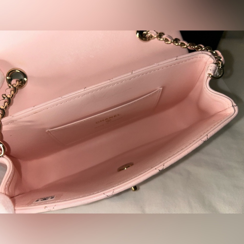 🌟SOLD🌟 CHANEL 25S Crossbody Flap Bag Lambskin Light Pink/Gold 2025 *RARE* - Picture 11 of 12